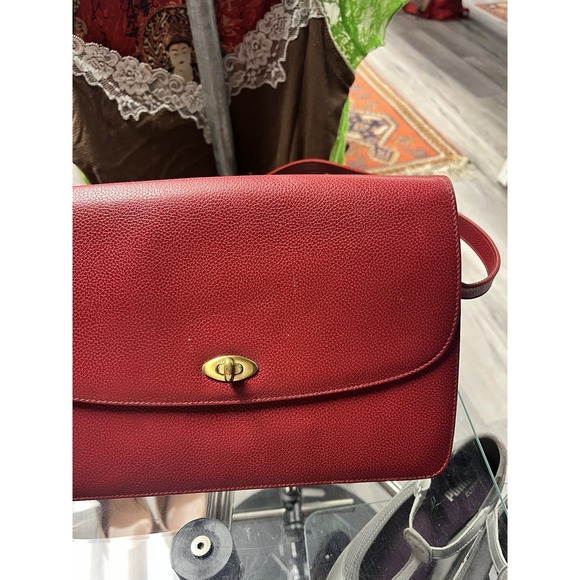 Vinntage COACH 4403 Turnlock Shoulder Bag Red Leather City Bag Made In Italy - Picture 3 of 12